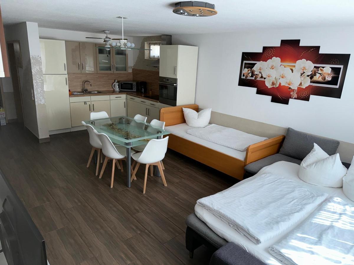 Apartment Stabel 8,1 Km Von Europa Park Kippenheim Buitenkant foto