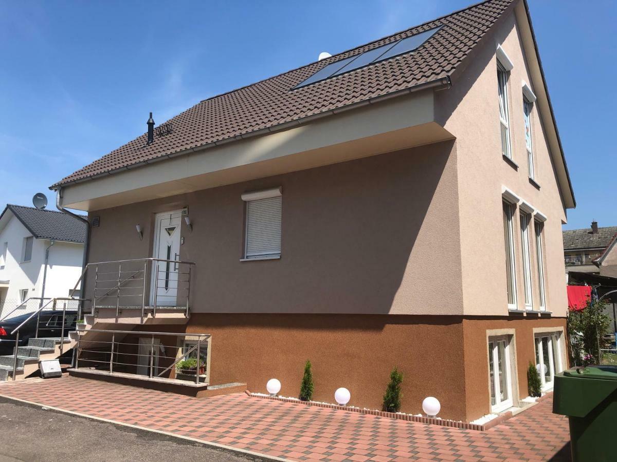 Apartment Stabel 8,1 Km Von Europa Park Kippenheim Buitenkant foto